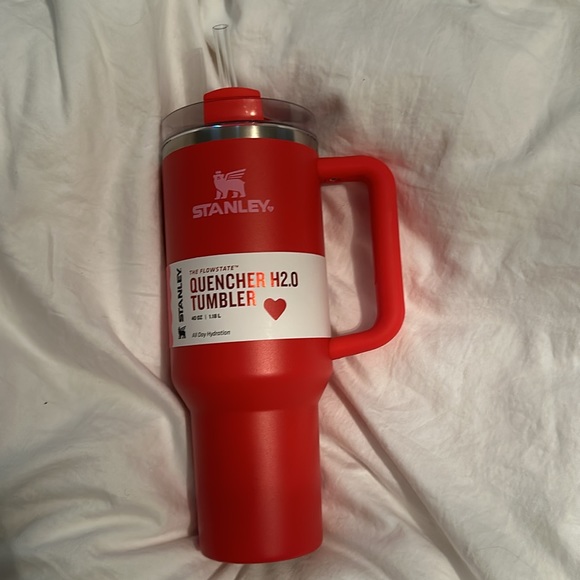 Brand New Target Red Valentine’s Day Stanley Limited Edition - Picture 4 of 8